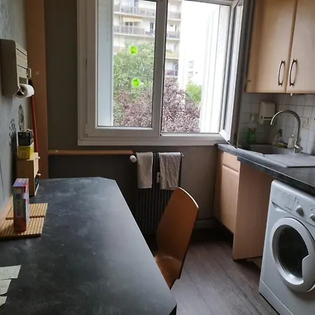 Chambre 4 Avec Un Lit Simple