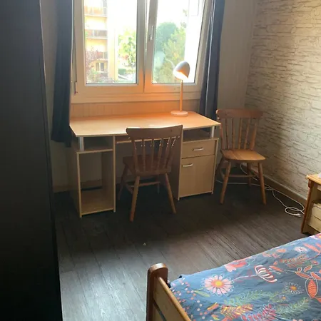 Chambre 4 Avec Un Lit Simple